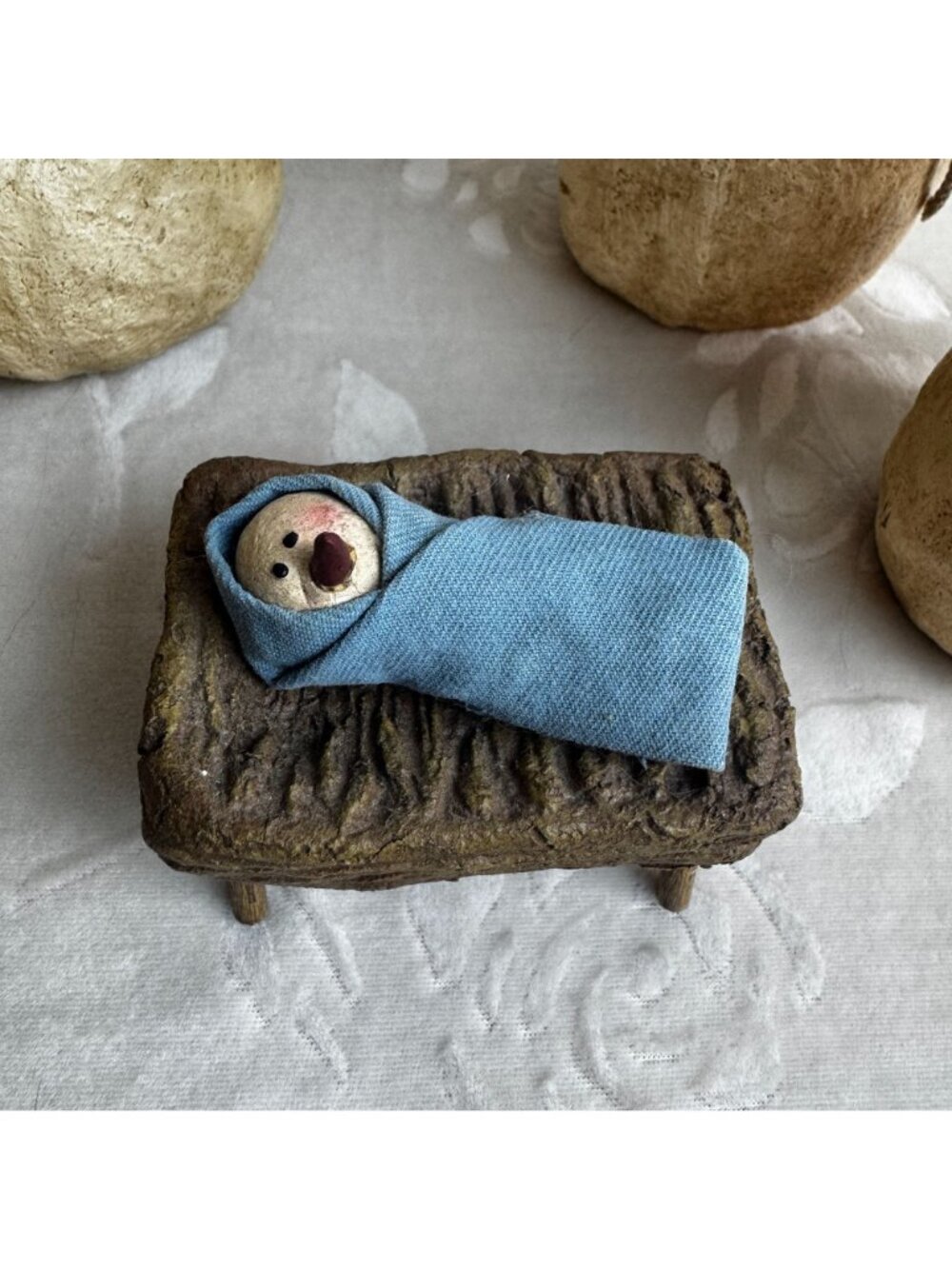 Handcrafted primitive-style Snowman Nativity Set 5 Piece set Rustic Country Deco - Picture 4 of 6